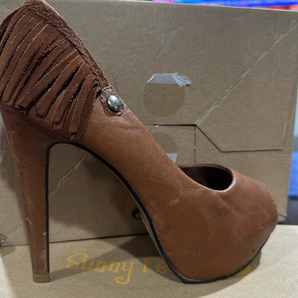 Used Botrero brown heels / size 7 1/2 / EUR 37